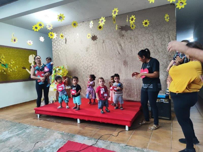 Rosário Oeste: Evento Emocionante Comemora o Dia das Mães na Creche Municipal Ana Lemes Joaquim