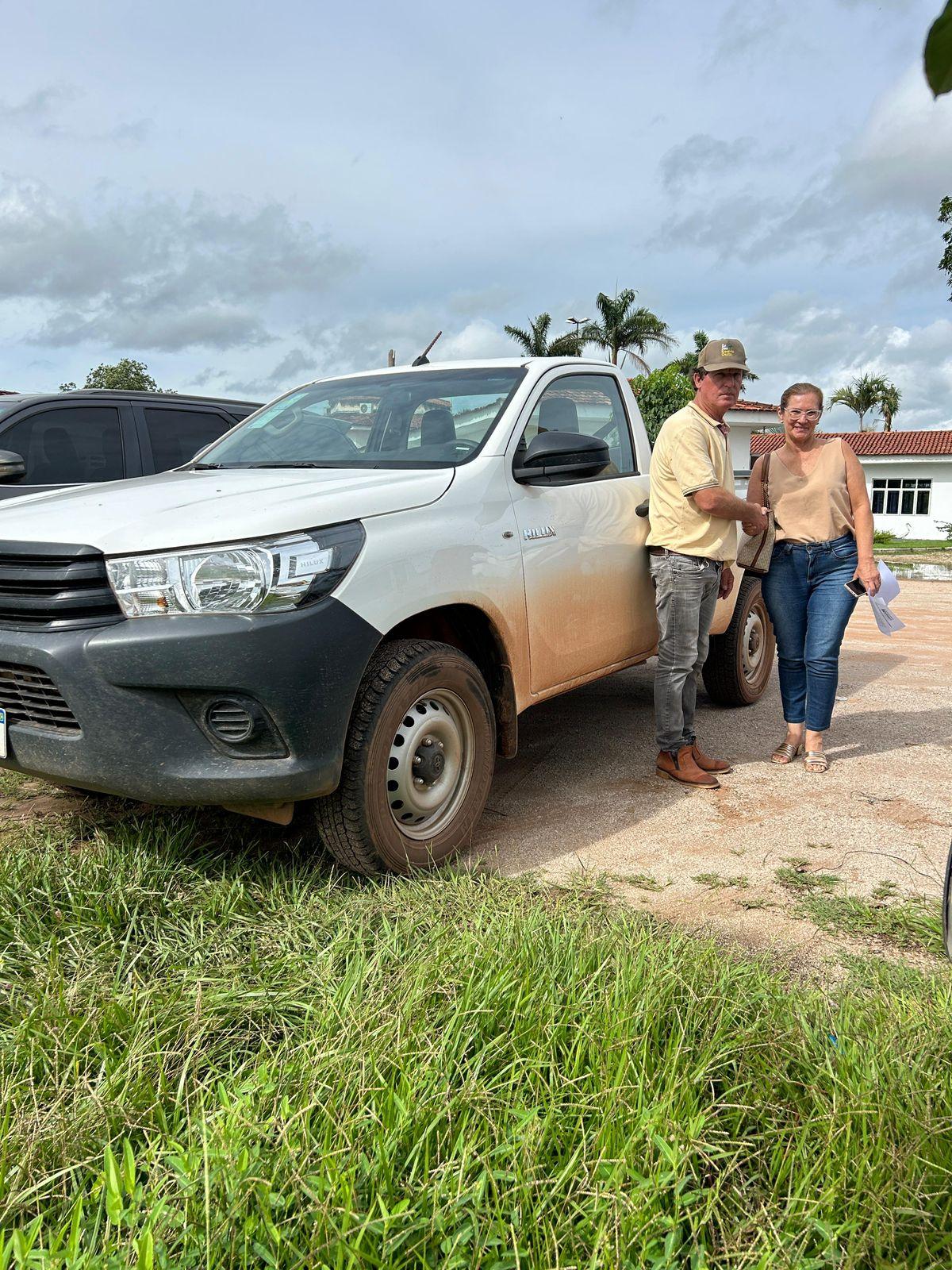 Prefeito de Rosário Oeste ignora necessidades dos produtores rurais ao retirar caminhonete da APRO