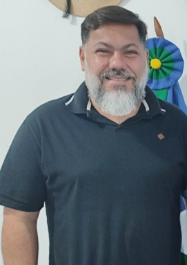 Flávio Loureiro pede exoneração e expõe crise na Prefeitura de Rosário Oeste
