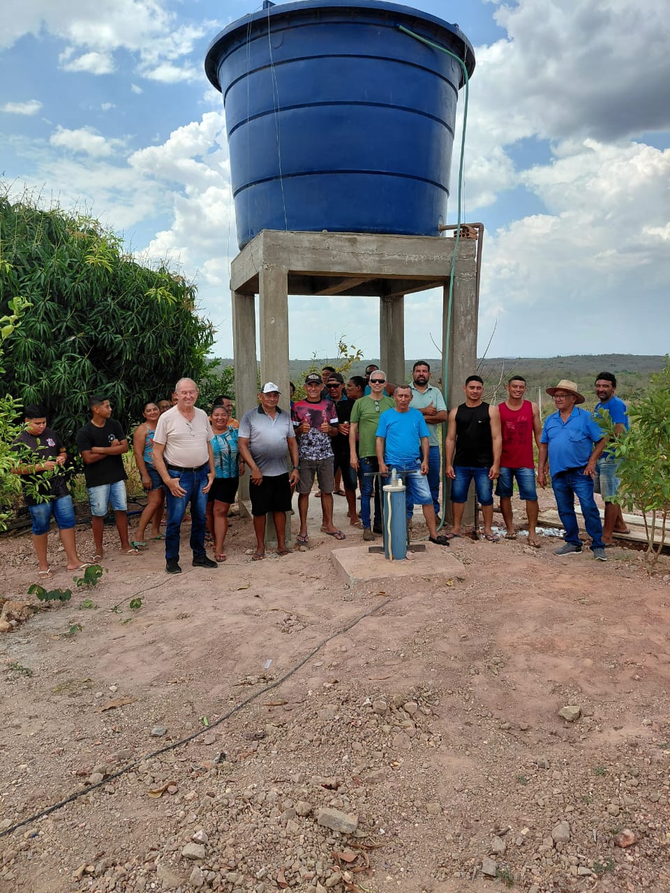 Comunidade do Mato Alegre comemora inauguração de caixa d’água no Distrito do Arruda