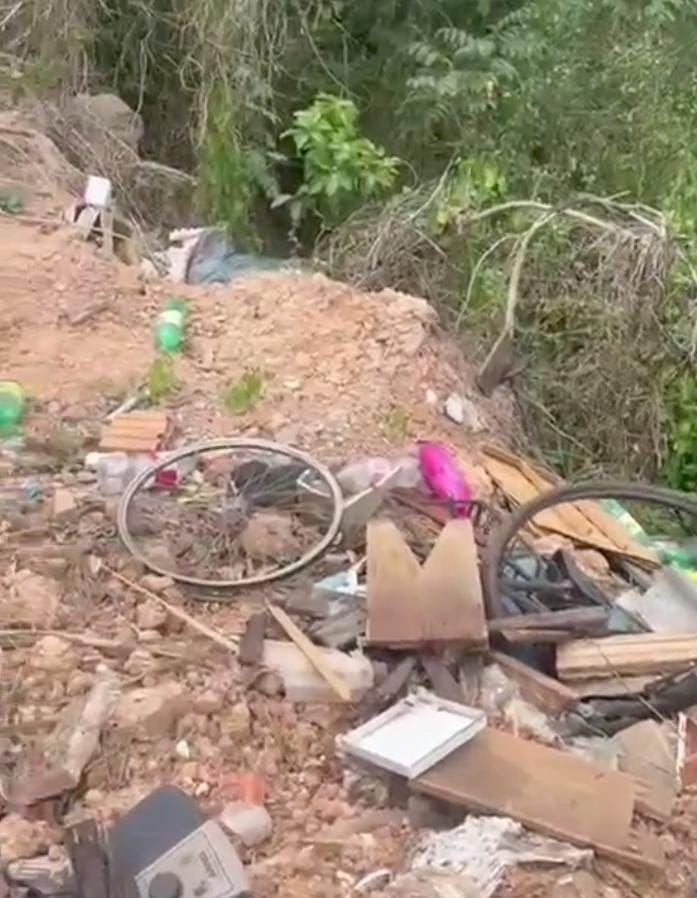 Descarte irregular de lixo afeta nascente do rio na MT 010 em Rosário Oeste