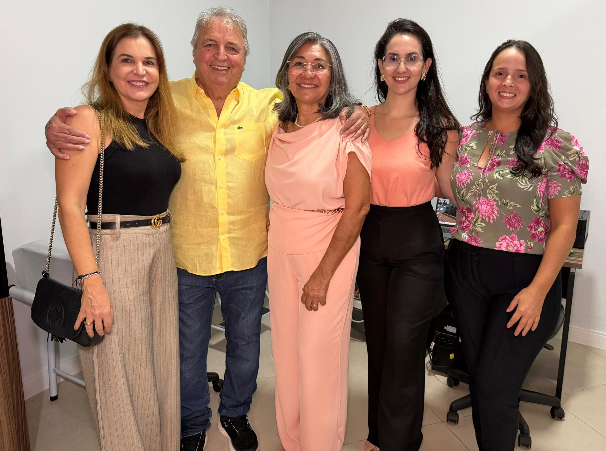 Empresária e vice-prefeita de Rosário Oeste prestigia inauguração da clínica de cardiologia em Nobres