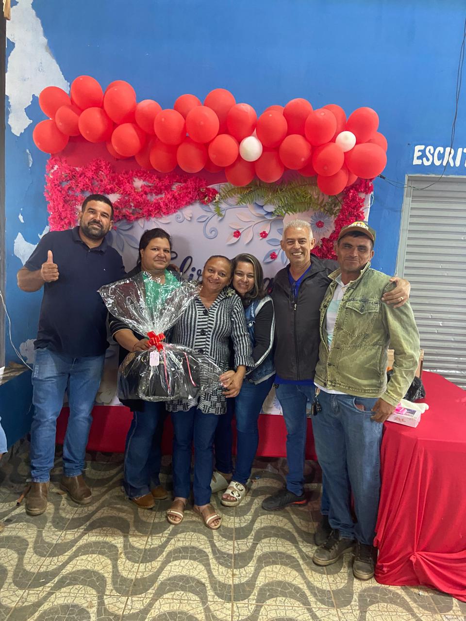 Dia das Mães é celebrado com união comunitária, confraternização e homenagem promovida por Sargento Elizeu, Jango e Dindão no Pindaival