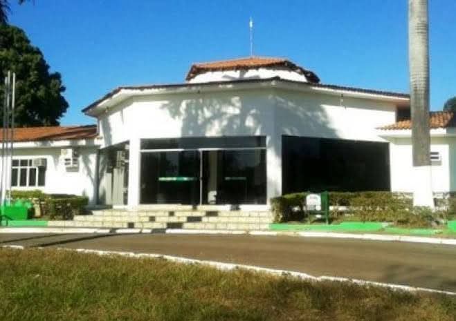 Prefeitura de Rosário Oeste enfrenta apagão administrativo com internet cortada e risco de corte de água